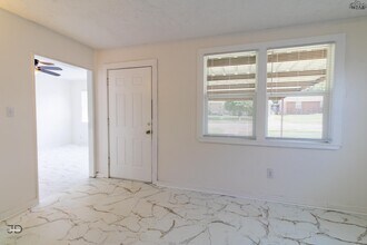 1624 Sunnyside Ln in Wichita Falls, TX - Building Photo - Building Photo