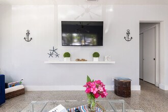 927 N 17th Ave in Hollywood, FL - Building Photo - Building Photo