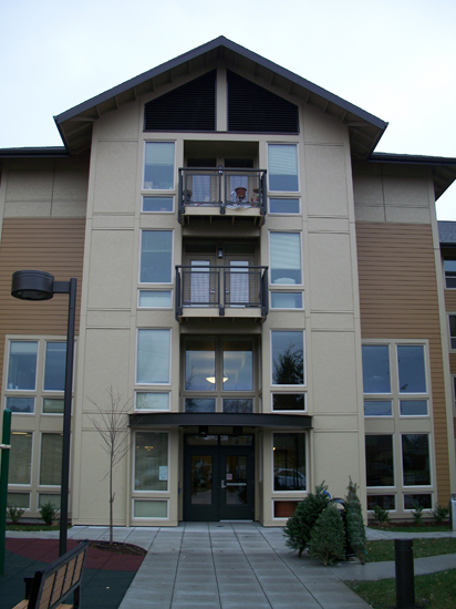 Eastgate Station in Portland, OR - Foto de edificio