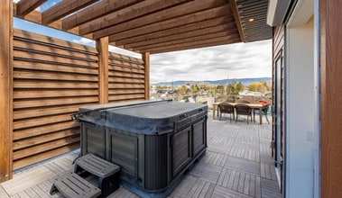 3510 Landie Rd in Kelowna, BC - Building Photo - Building Photo