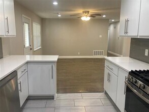 518 Burnwood Dr in Irving, TX - Building Photo - Building Photo