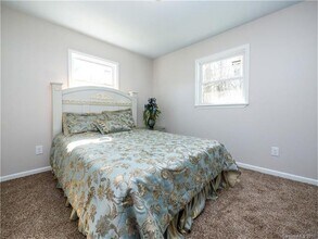 305 S Spargo St in Dallas, NC - Foto de edificio - Building Photo