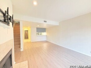 8642 Fredericksburg Rd in San Antonio, TX - Building Photo - Building Photo