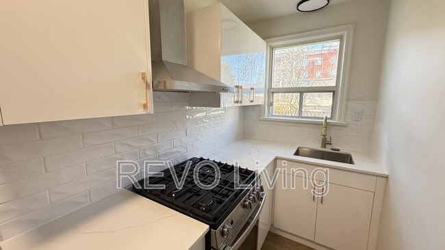 6921 Barker St in Niagara Falls, ON - Foto de edificio - Building Photo