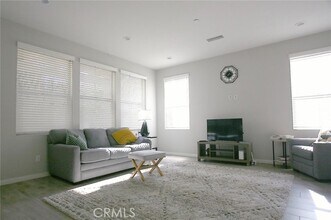 125 Full Sun in Irvine, CA - Building Photo - Building Photo