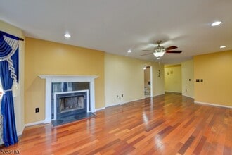 300 Ventnor Ct in Piscataway, NJ - Building Photo - Building Photo