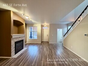 667 SE 5th Ave in Hillsboro, OR - Building Photo - Building Photo