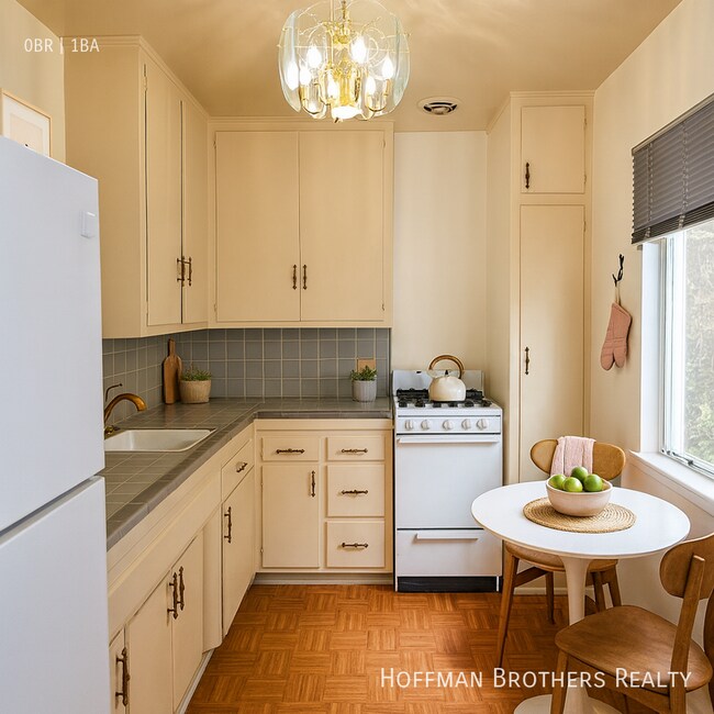 14617 Gilmore St, Unit 5