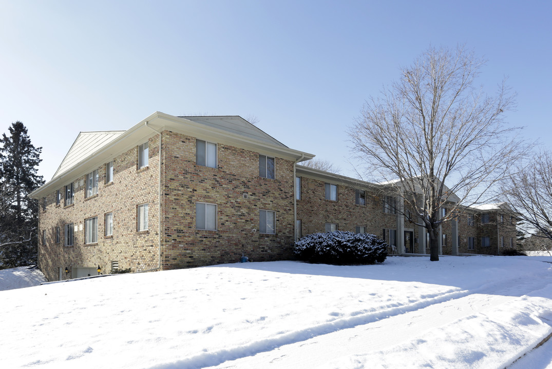 Maple Commons in Bloomington, MN - Foto de edificio