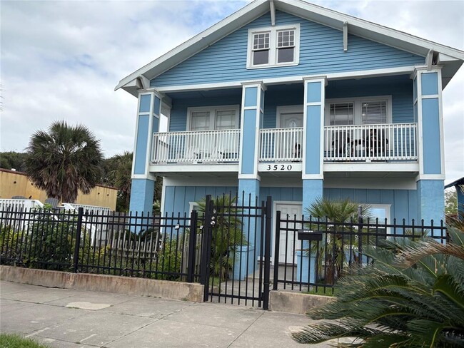 3520 Avenue S 1/2 in Galveston, TX - Building Photo - Building Photo