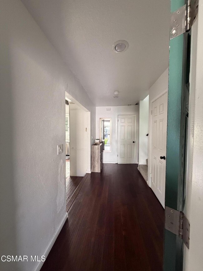 9251 Notre Dame Ave in Chatsworth, CA - Building Photo - Building Photo