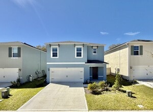 1374 Holodak Dr in Davenport, FL - Foto de edificio - Building Photo