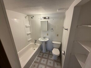 1604 16th St, Unit Apt 2 in Des Moines, IA - Foto de edificio - Building Photo