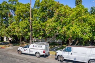 1335 5th St in Glendale, CA - Foto de edificio - Building Photo