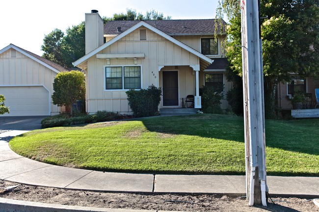 400-404 K St in Petaluma, CA - Building Photo - Building Photo