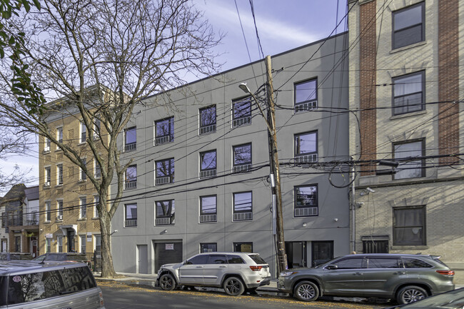 2414 Cambreleng Ave in Bronx, NY - Building Photo - Primary Photo