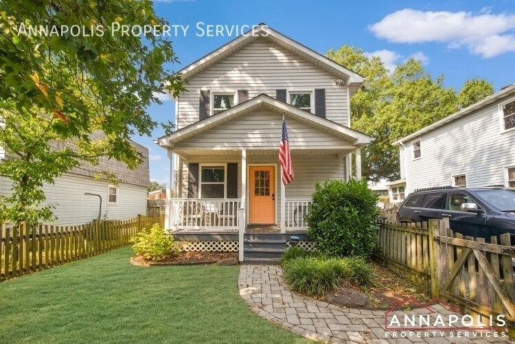 114 Oakwood Rd in Edgewater, MD - Building Photo