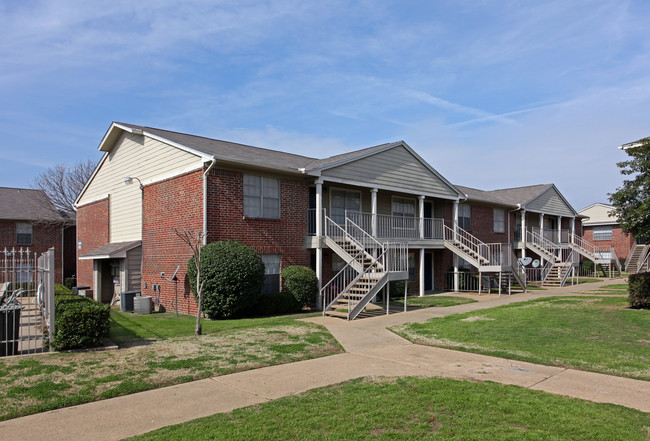 Ambassador Apartments in Balch Springs, TX - Building Photo - Building Photo