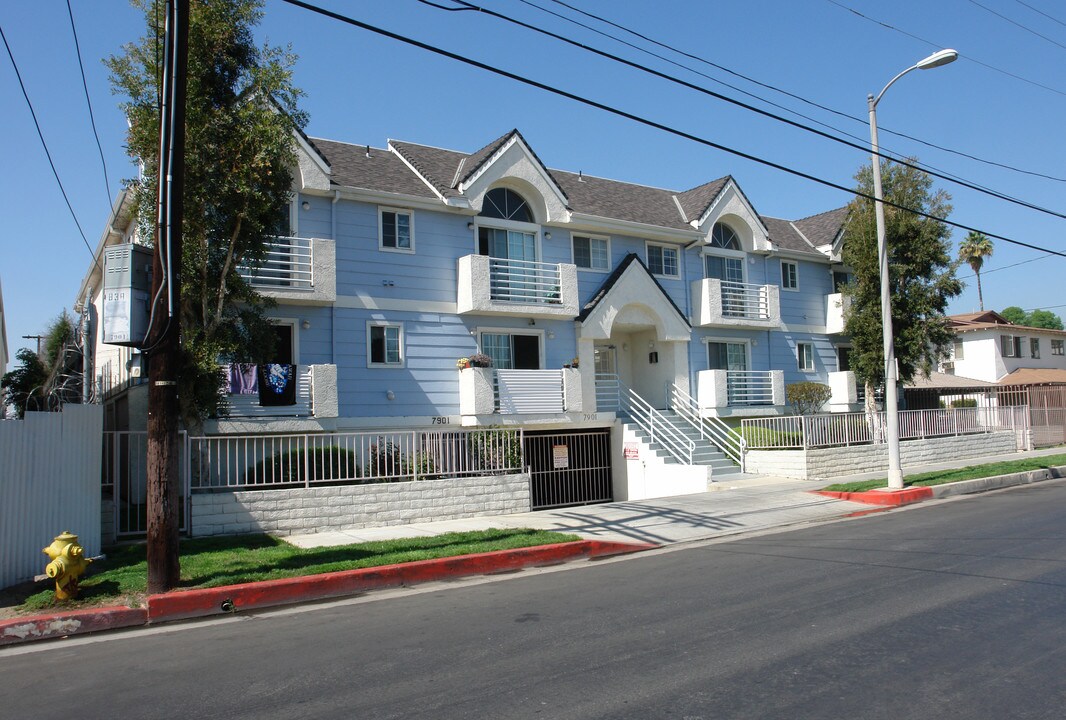 7901 Willis Ave in Van Nuys, CA - Building Photo