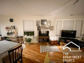 2227 W Wilson Ave, Unit 1 in Chicago, IL - Foto de edificio - Building Photo