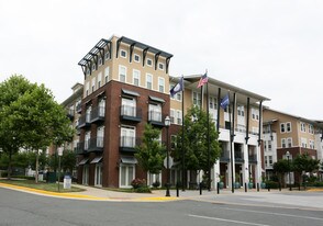 Camden Monument Place in Fairfax, VA - Building Photo