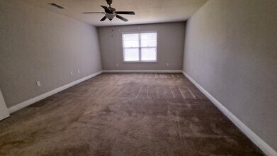 6658 Redfield St in Navarre, FL - Building Photo - Building Photo