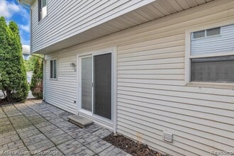 241 Lottie St in South Lyon, MI - Building Photo - Building Photo