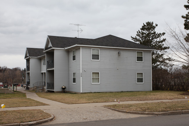 305-309 2nd Ave N in Sauk Rapids, MN - Foto de edificio - Building Photo