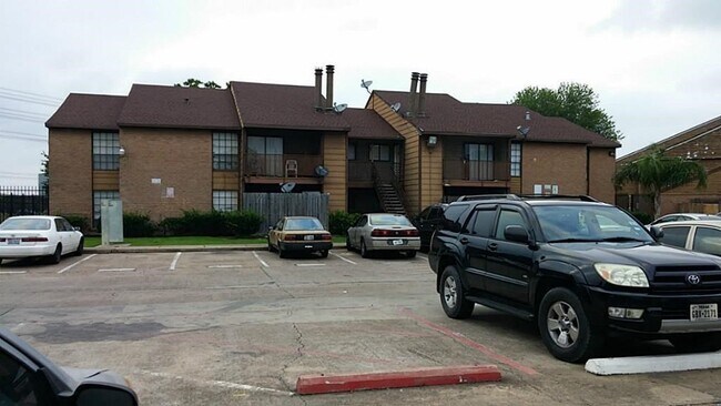property at 9090 S Braeswood Blvd