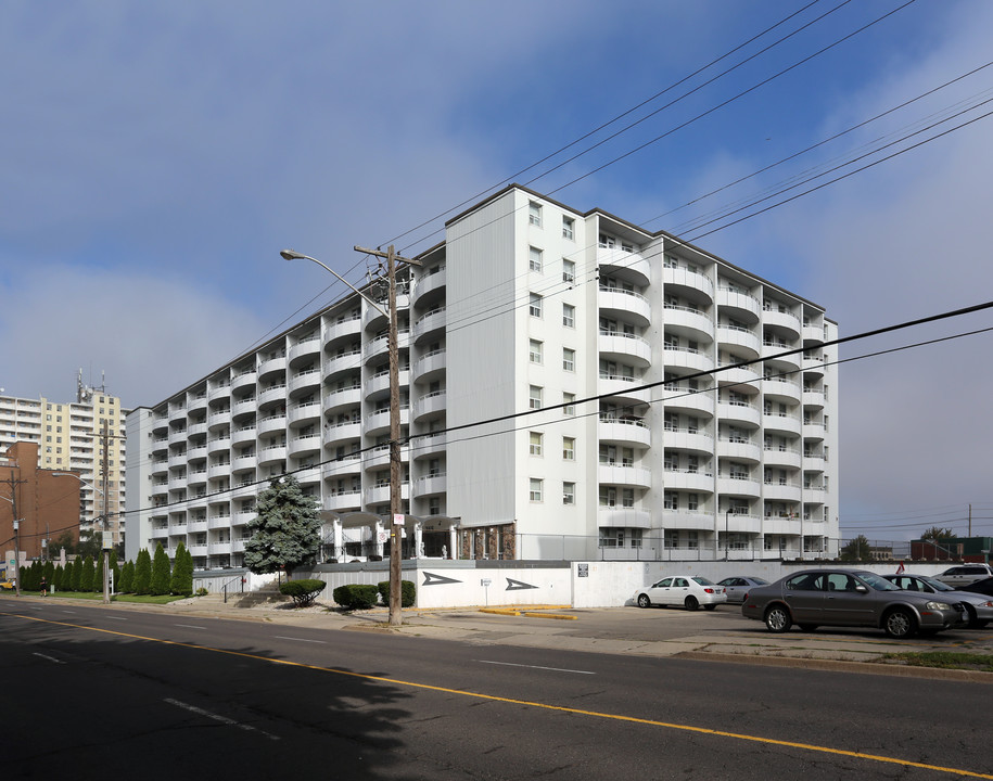 Argyle Apartments in Hamilton, ON - Building Photo