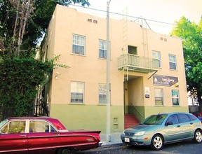 Regal Lofts in Los Angeles, CA - Building Photo - Building Photo