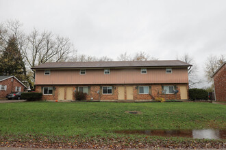 7624-7634 Rosewood Dr in Blanchester, OH - Building Photo - Building Photo