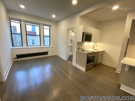 11 Queensberry St, Unit 32 in Boston, MA - Building Photo