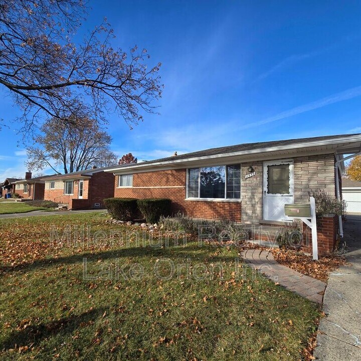 11539 Hanford Dr in Warren, MI - Building Photo