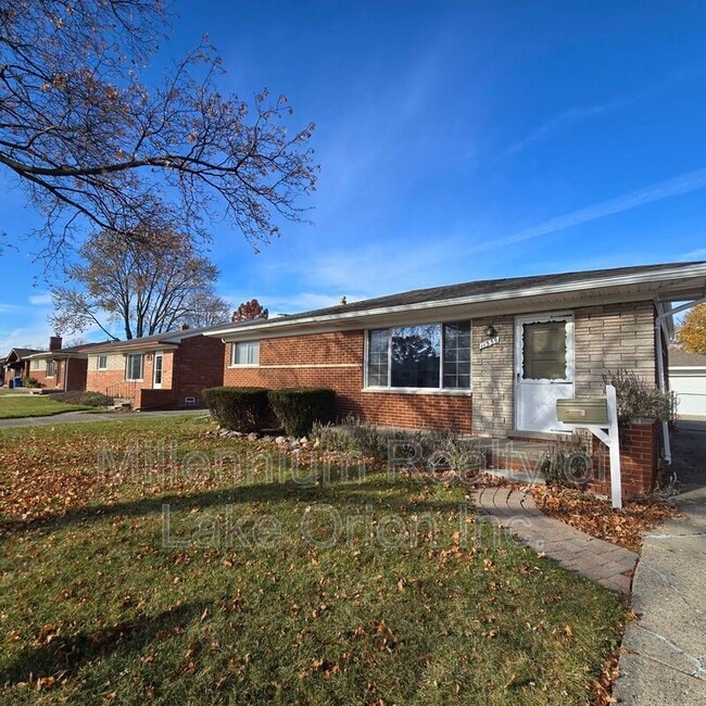 property at 11539 Hanford Dr