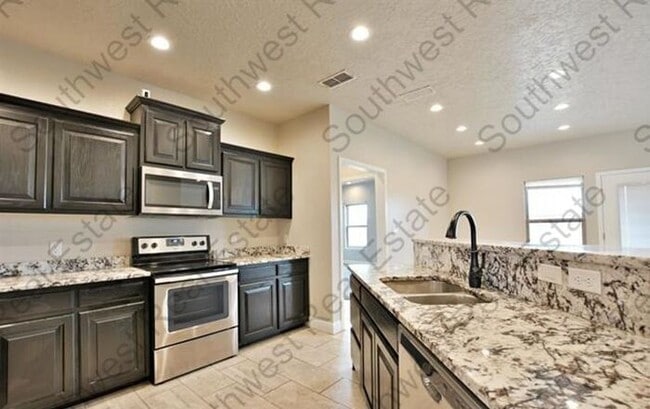 2404 Joe Ln. in Clovis, NM - Building Photo - Building Photo