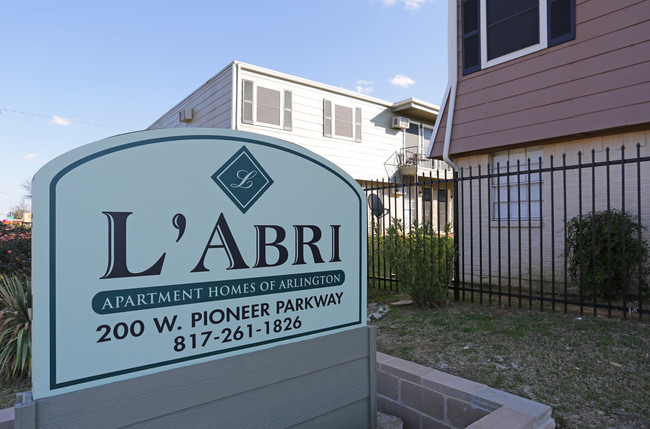 L Abri Of Arlington in Arlington, TX - Foto de edificio - Building Photo