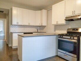 2730 N Wayne Ave, Unit 2 in Chicago, IL - Building Photo