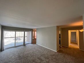 11244 Chestnut Grove Square in Reston, VA - Building Photo - Building Photo