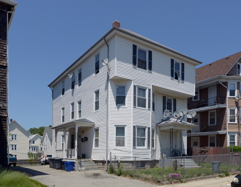 105-107 Rand St in Central Falls, RI - Building Photo