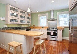 425 Medford St in Somerville, MA - Building Photo - Building Photo
