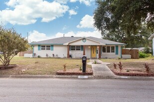 3995 Tom Ln Dr in Pensacola, FL - Building Photo