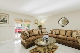 1300 NE 204th St in Miami, FL - Building Photo - Building Photo