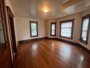 60 E Lane Ave in Columbus, OH - Building Photo - Building Photo