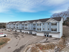 Half Peak Place in Rochester, NH - Building Photo - Building Photo