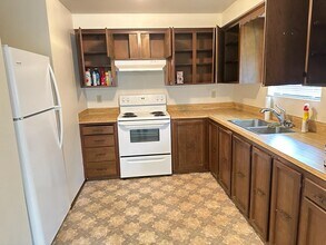 4149 Kimberly Way, Unit Unit D in Oak Harbor, WA - Building Photo - Building Photo