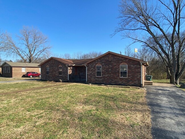135 Quita Cir, Unit B in Lebanon, TN - Building Photo - Building Photo