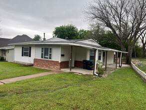 5857 Dennis Ave in Fort Worth, TX - Building Photo - Building Photo