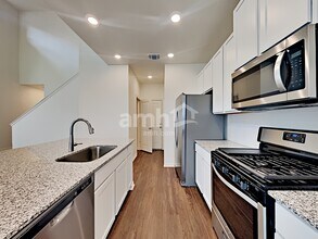 2722 Meadowood Heights in New Braunfels, TX - Building Photo - Building Photo