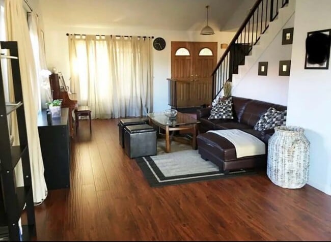 1604 Avenida Del Vista in Corona, CA - Building Photo - Building Photo